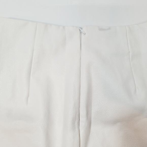 Superdown Trinity Faux Leather Skirt in White XS - Picture 4 of 12